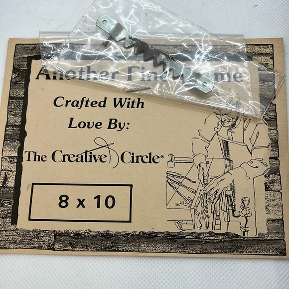 The Creative Circle 8 X 10 Frame - Picture 2 of 14